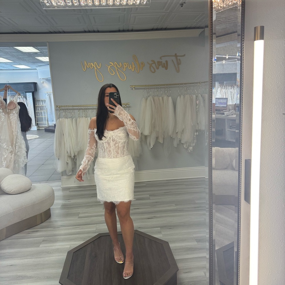 UNTAMED PETALS BY AMANDA JUDGE White Off-Shoulder Sleeveless Bodycon Dress - Picture 6 of 8